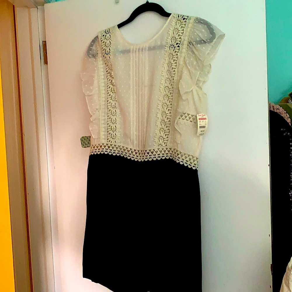 Black and white jumper